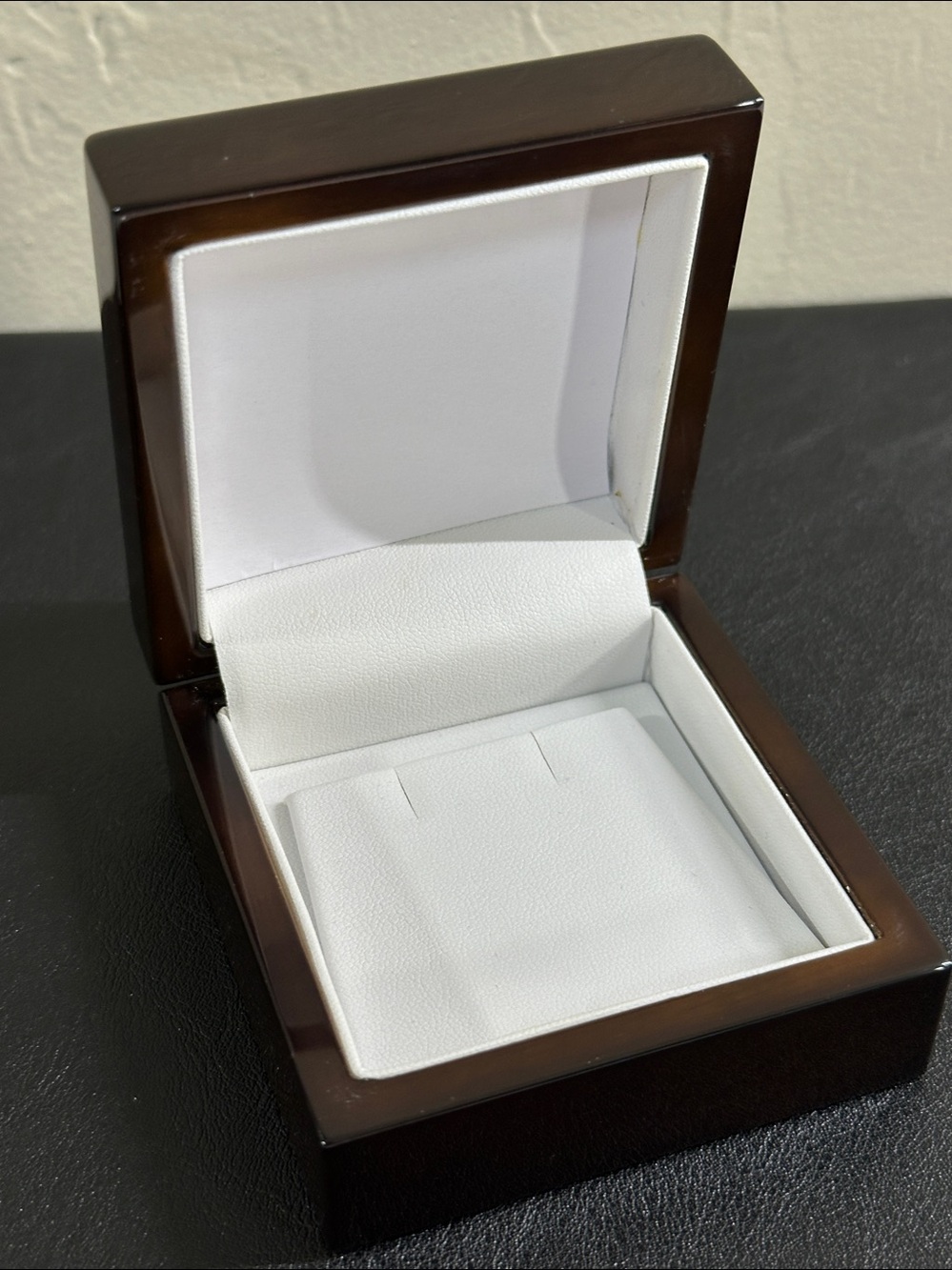 Premium Wooden Pendant Necklace Gift Box - Glossy Brown Lacquer Finish New
